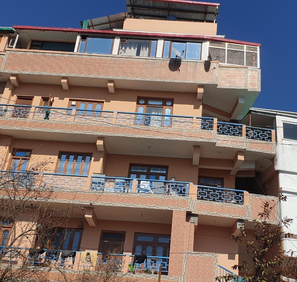 Hotel Pushpanjal And Banquet Pithoragarh Ngoại thất bức ảnh